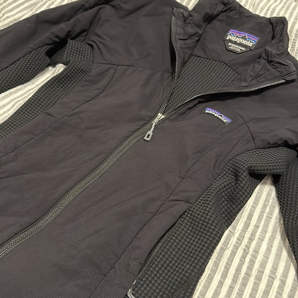 Patagonia Women’s Zip Up Jacket XS - Picture 5 of 8